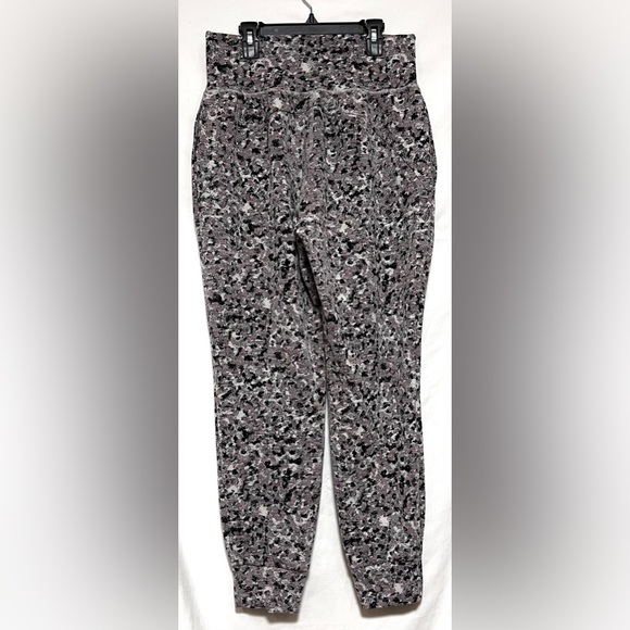 LIKE NEW Athleta Salutation High Rise Jogger | Yoga | Casual | Fall | Cozy - Picture 8 of 14